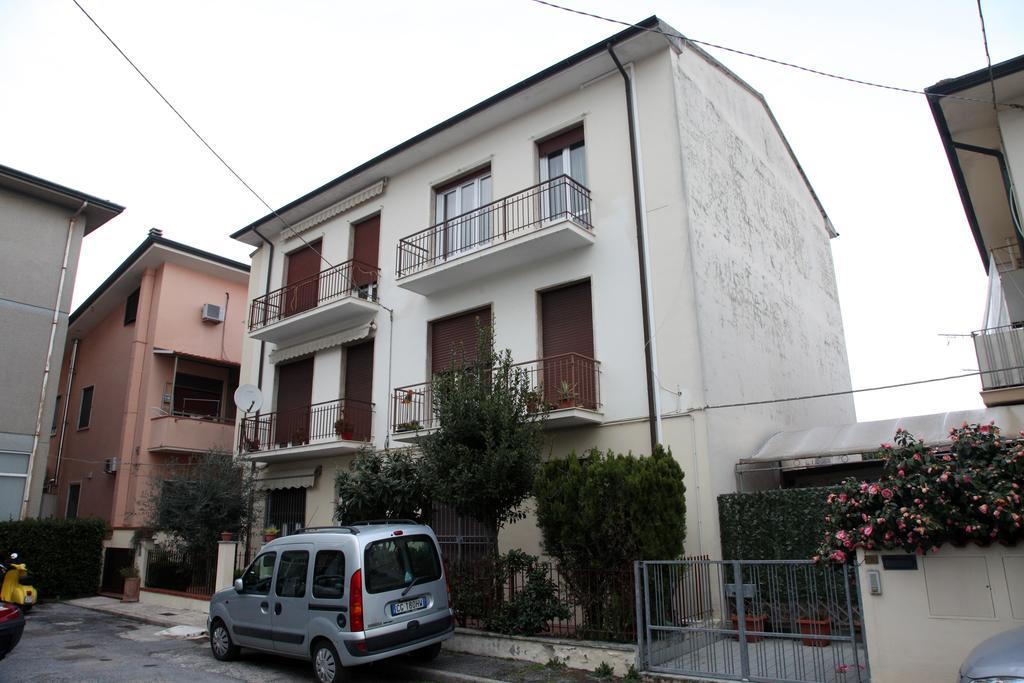 A Casa Di Simone A Viareggio Apartamento Exterior foto